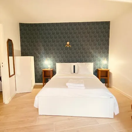 Apartman Parenthese - -