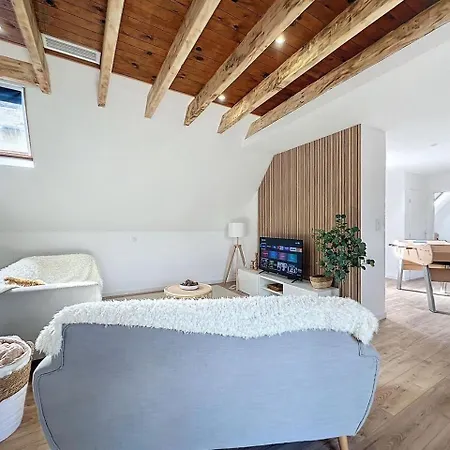 Apartment Parenthese -