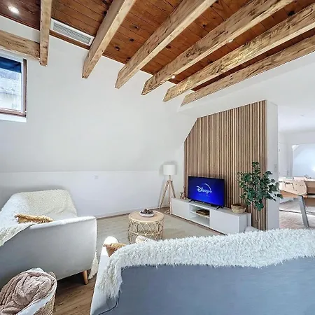 Apartment Parenthese -